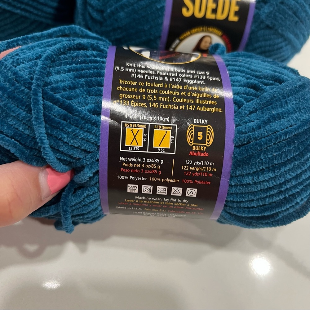 Lion Brand 'Lion Suede' Velvet Yarn - Teal lot of 7 skeins - Picture 3 of 4